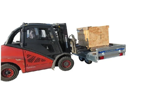 Grúa UNITRAILER UNIPLAT 600/3 S con tres ejes 600×215 3500 KG
